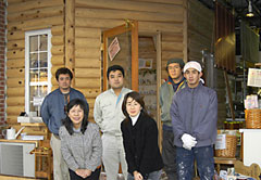 スタッフ6人画像